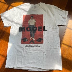 YG MODEL Tshirt
